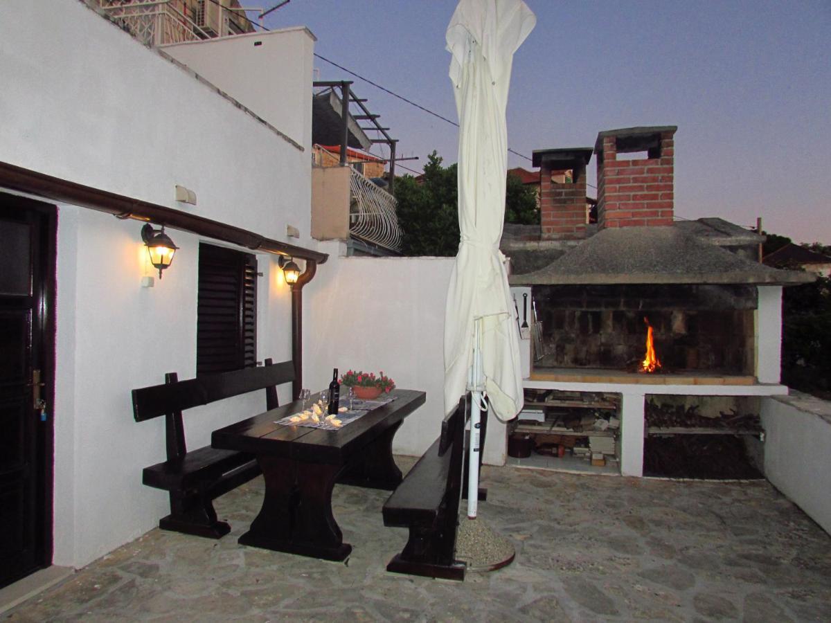 Apartment Pjaca Postira Exterior foto